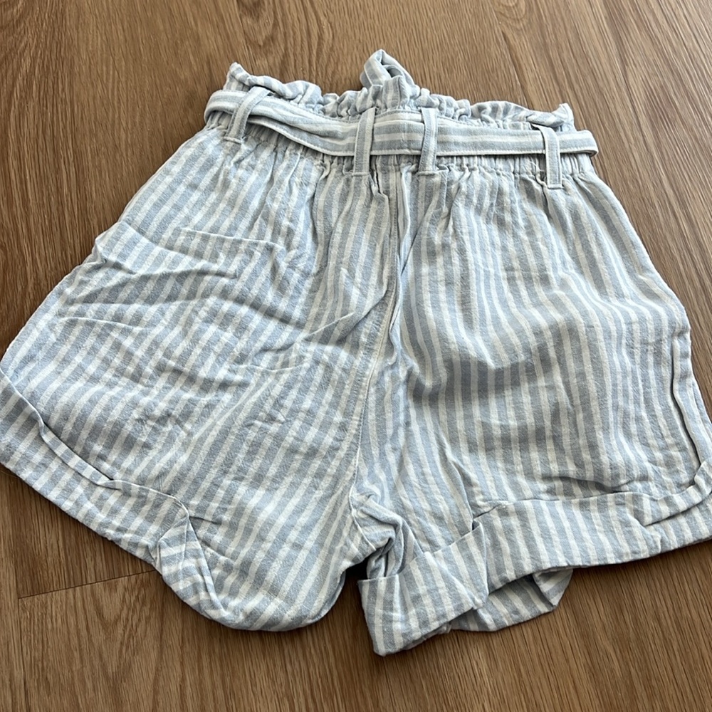 A&F Shorts - Picture 2 of 2